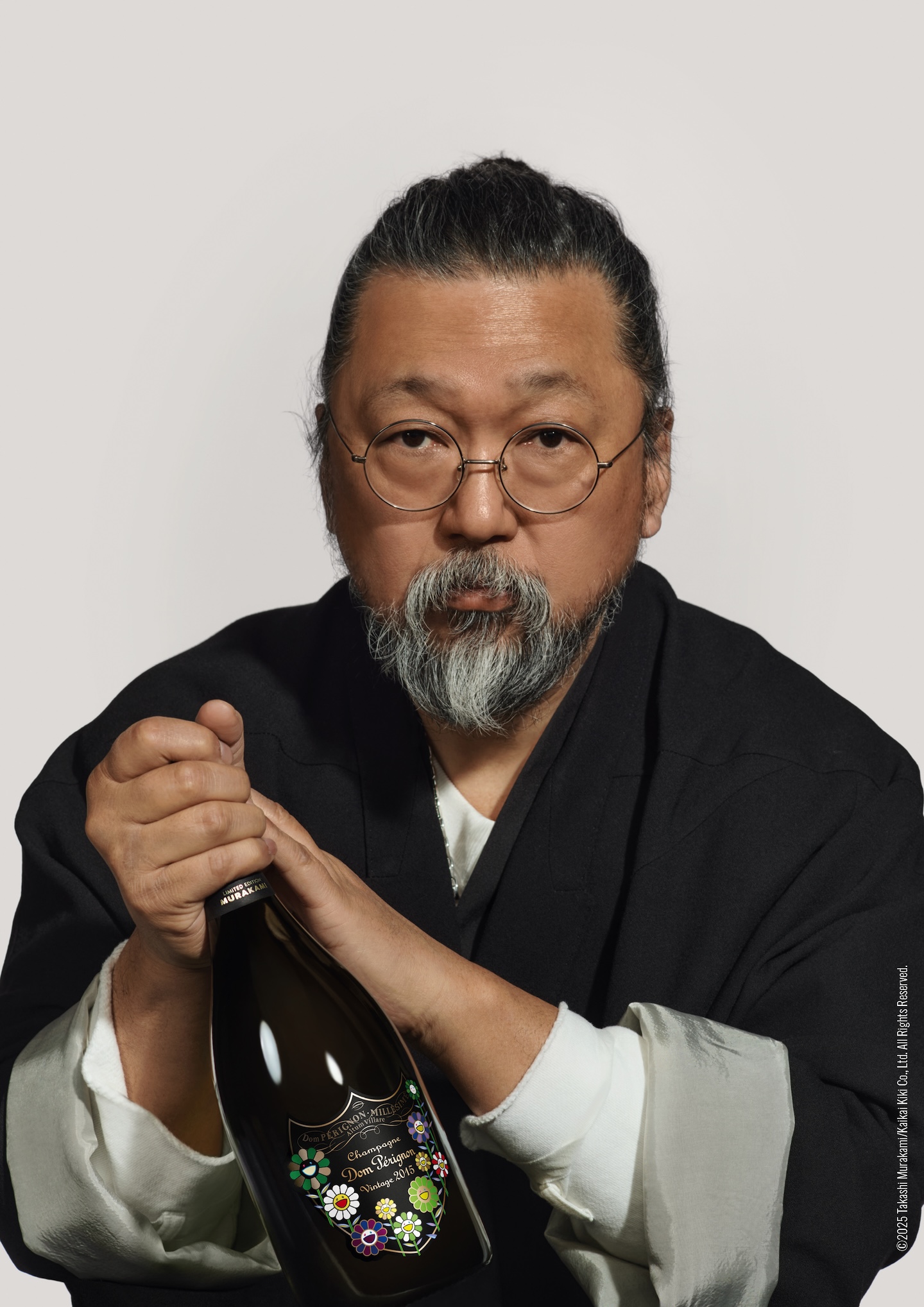 Takashi Murakami viste de flores a Dom Pérignon - New Media Platform