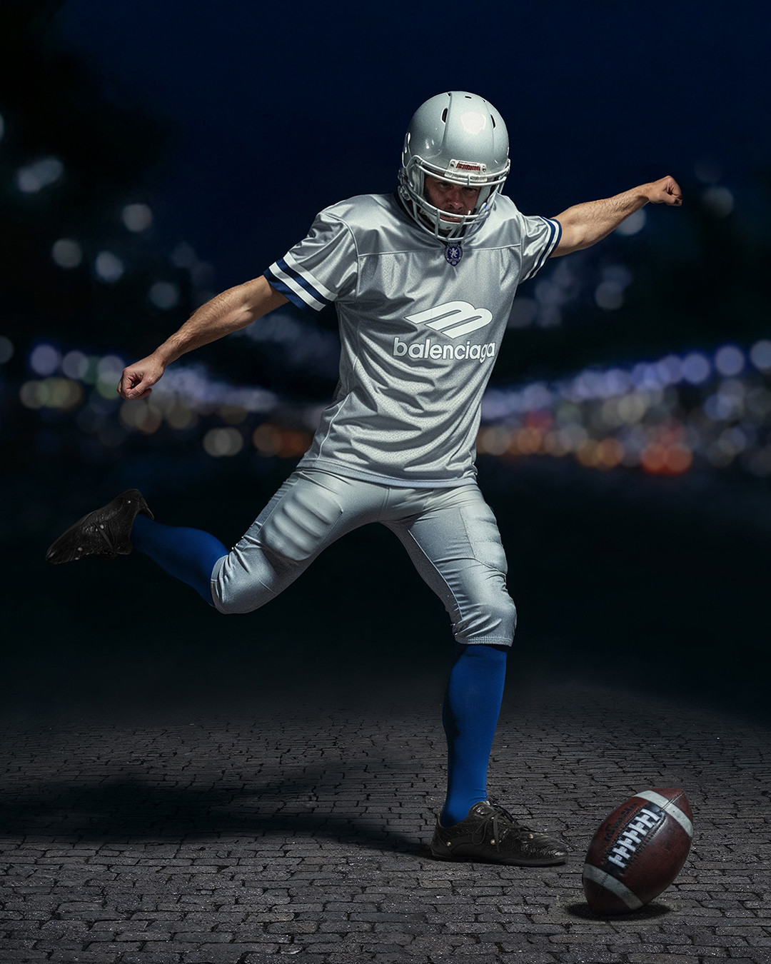 balenciaga eleva el imaginario del futbol americano 25gramos 1