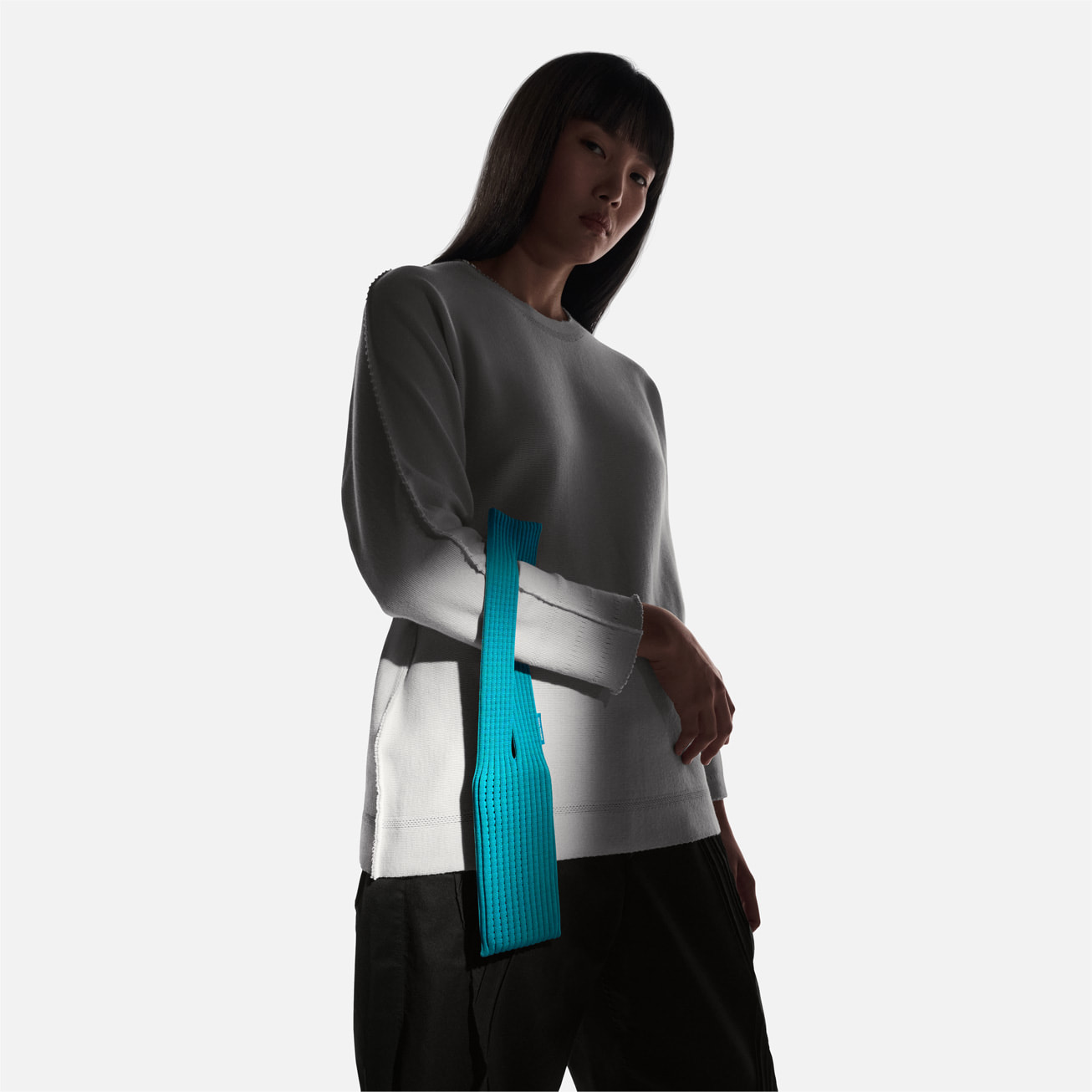 Issey Miyake no quiere que lleves tu iPhone en el bolsillo - 25