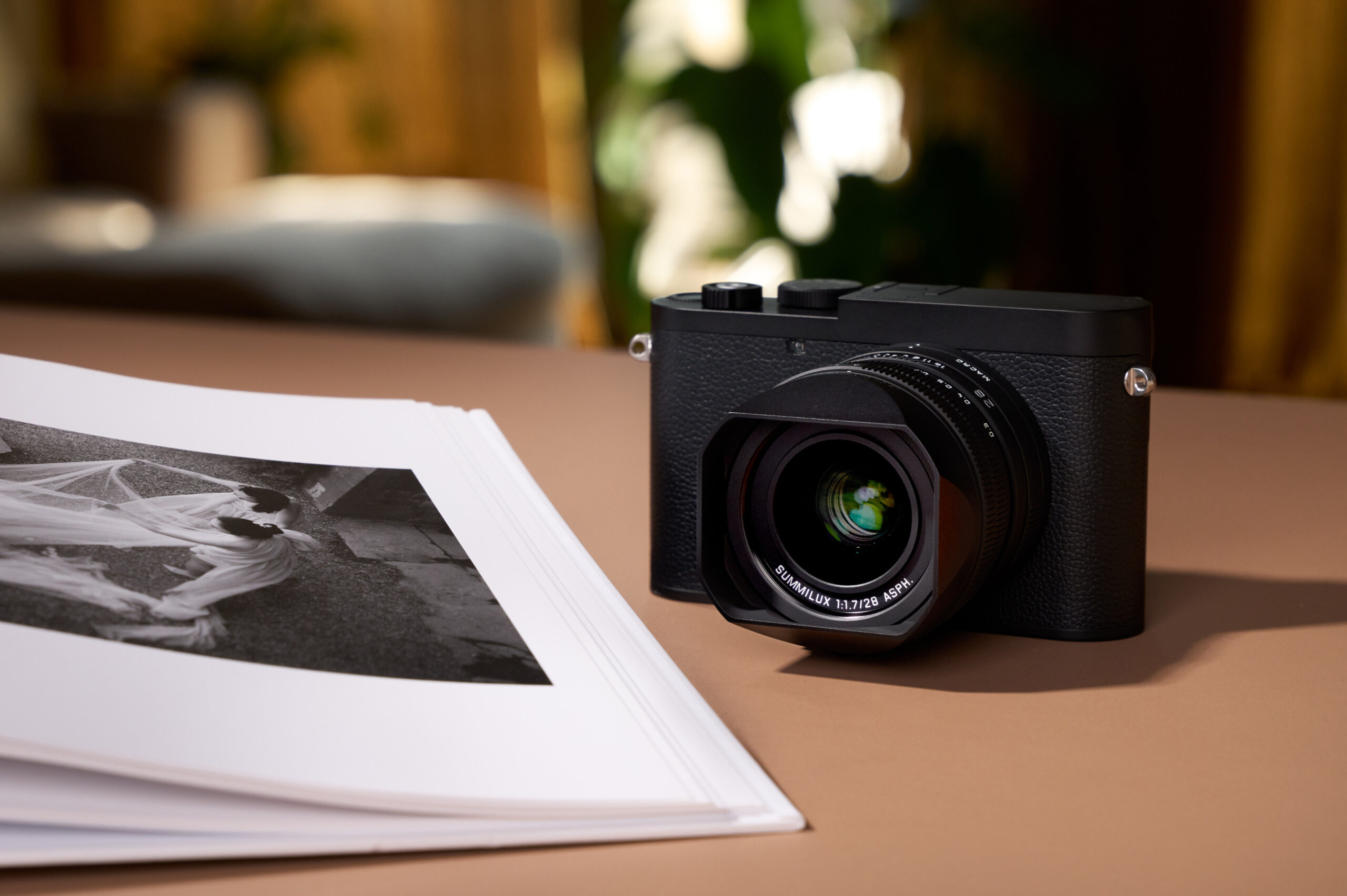 leica y la busqueda del blanco y negro absoluto 25gramos 2 scaled