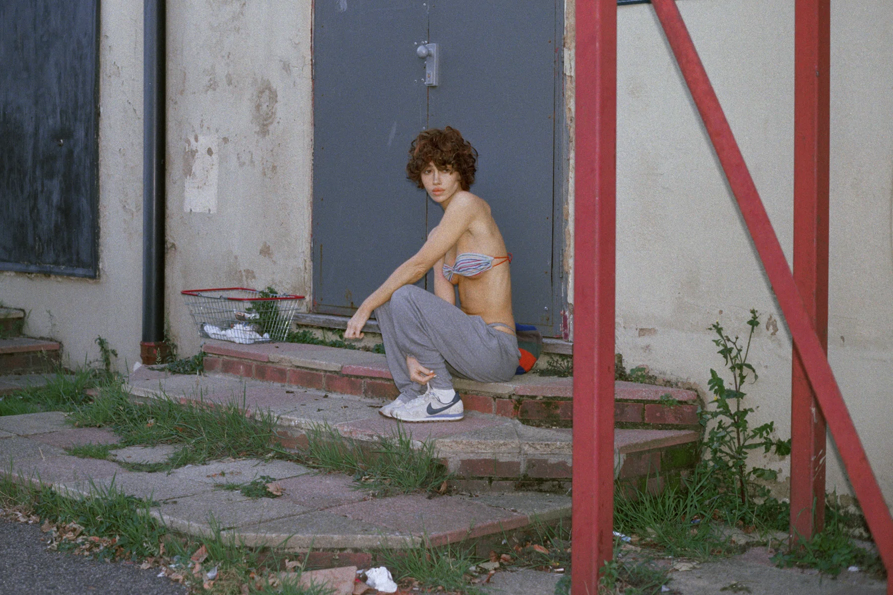 nadia lee cohen regresa a la america profunda con holy ohio 25gramos 10