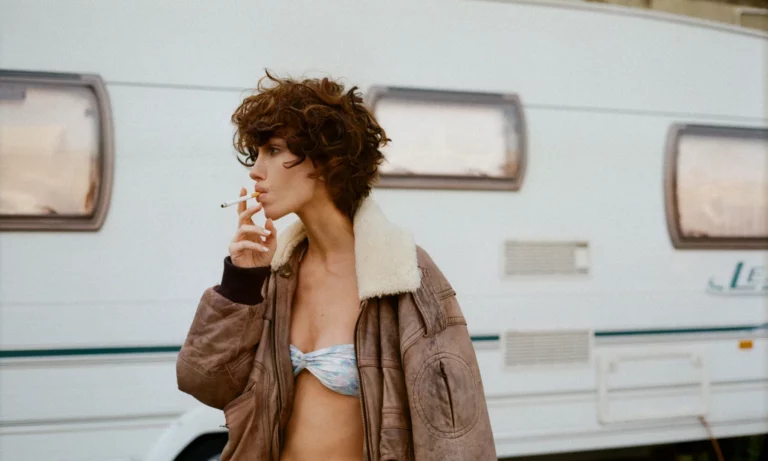 nadia lee cohen regresa a la america profunda con holy ohio 25gramos 9