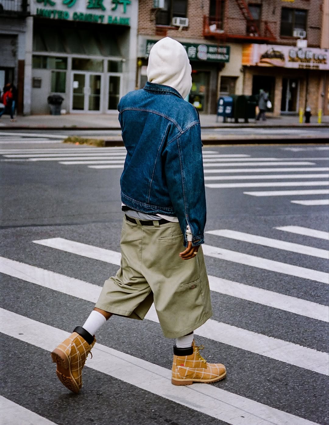 supreme se lleva a su terreno el modelo mas legendario de timberland 25gramos 3