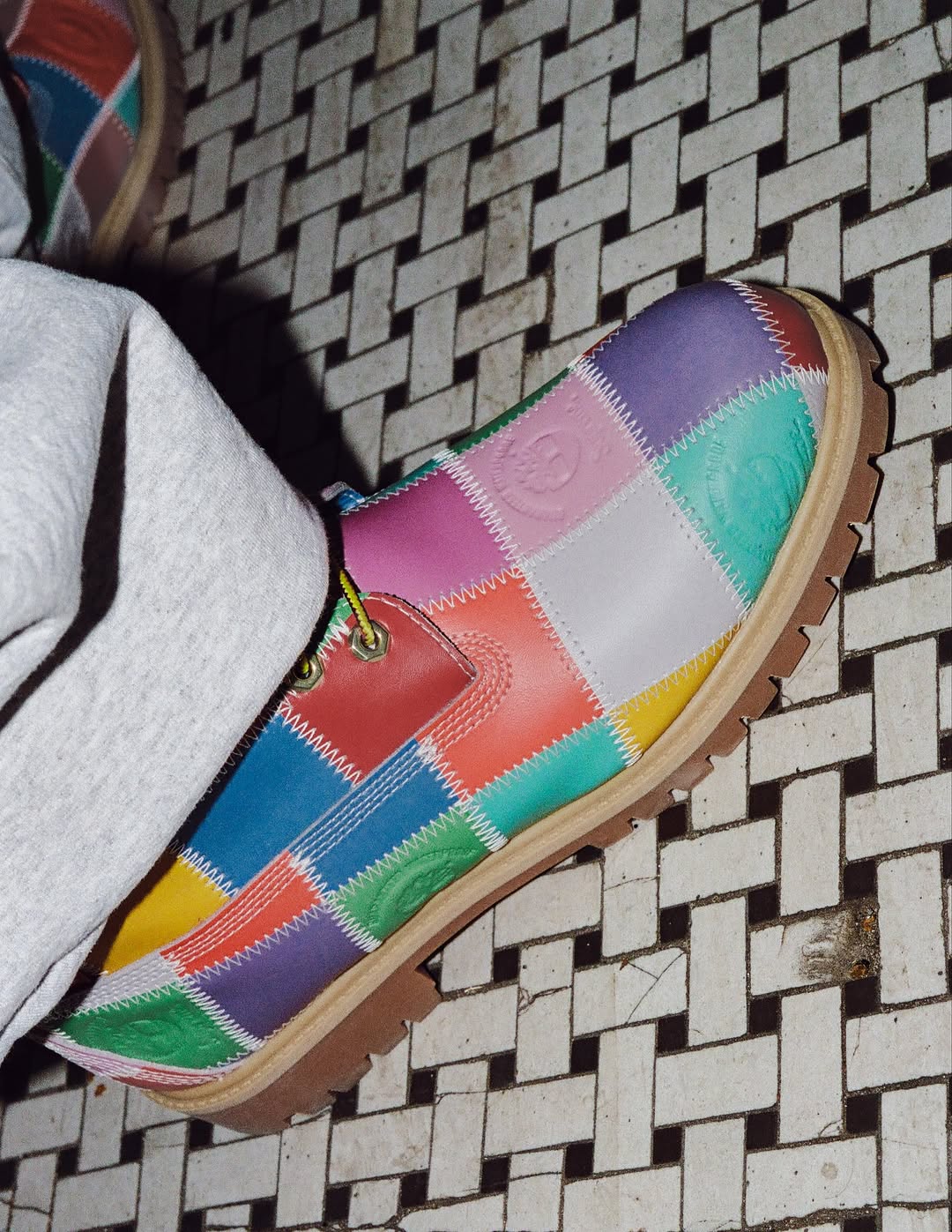 supreme se lleva a su terreno el modelo mas legendario de timberland 25gramos 5