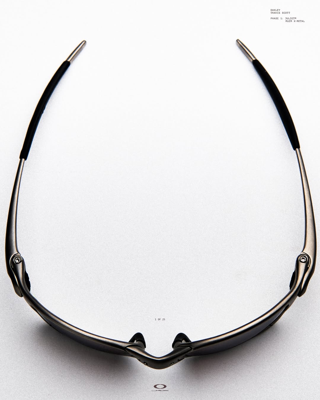 travis scott se estrena en su nuevo cargo en oakley con la vuelta de un clasico 25gramos 5