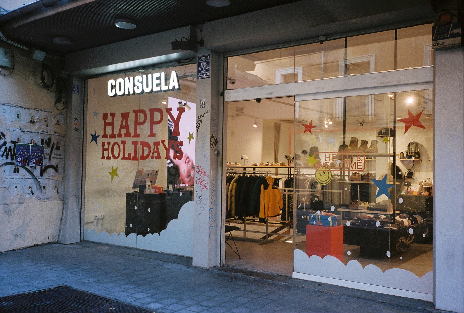 consuela store y tonys chocolonely repiensan el acto de regalar 25gramos 3