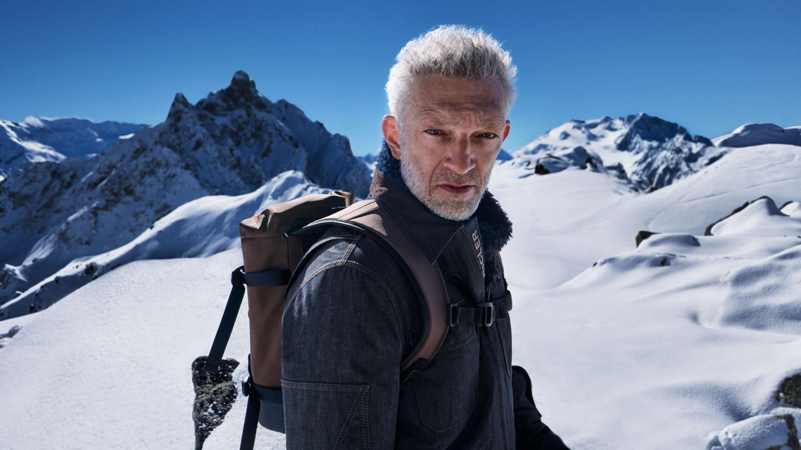 moncler se sube a las pistas y al apres ski con lo ultimo de la linea grenoble 25gramos 1 scaled