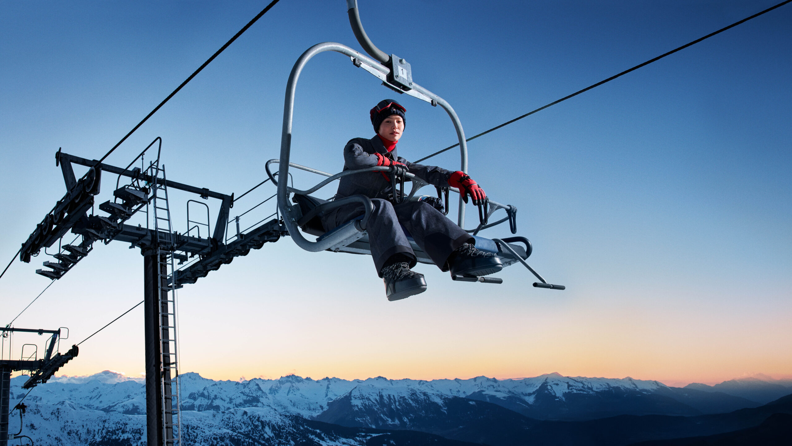 moncler se sube a las pistas y al apres ski con lo ultimo de la linea grenoble 25gramos 3 scaled