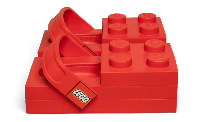 crocs y lego inician colaboracion con la zapatilla mas loca del ano 25gramos 2