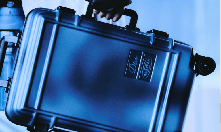 dime y eastpak lanzan una coleccion de equipaje para la vida real 25gramos 4