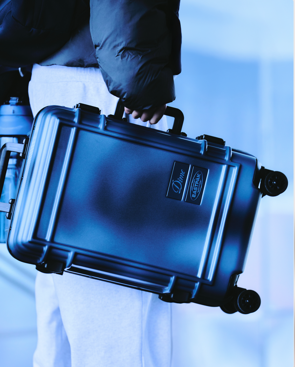 dime y eastpak lanzan una coleccion de equipaje para la vida real 25gramos 4