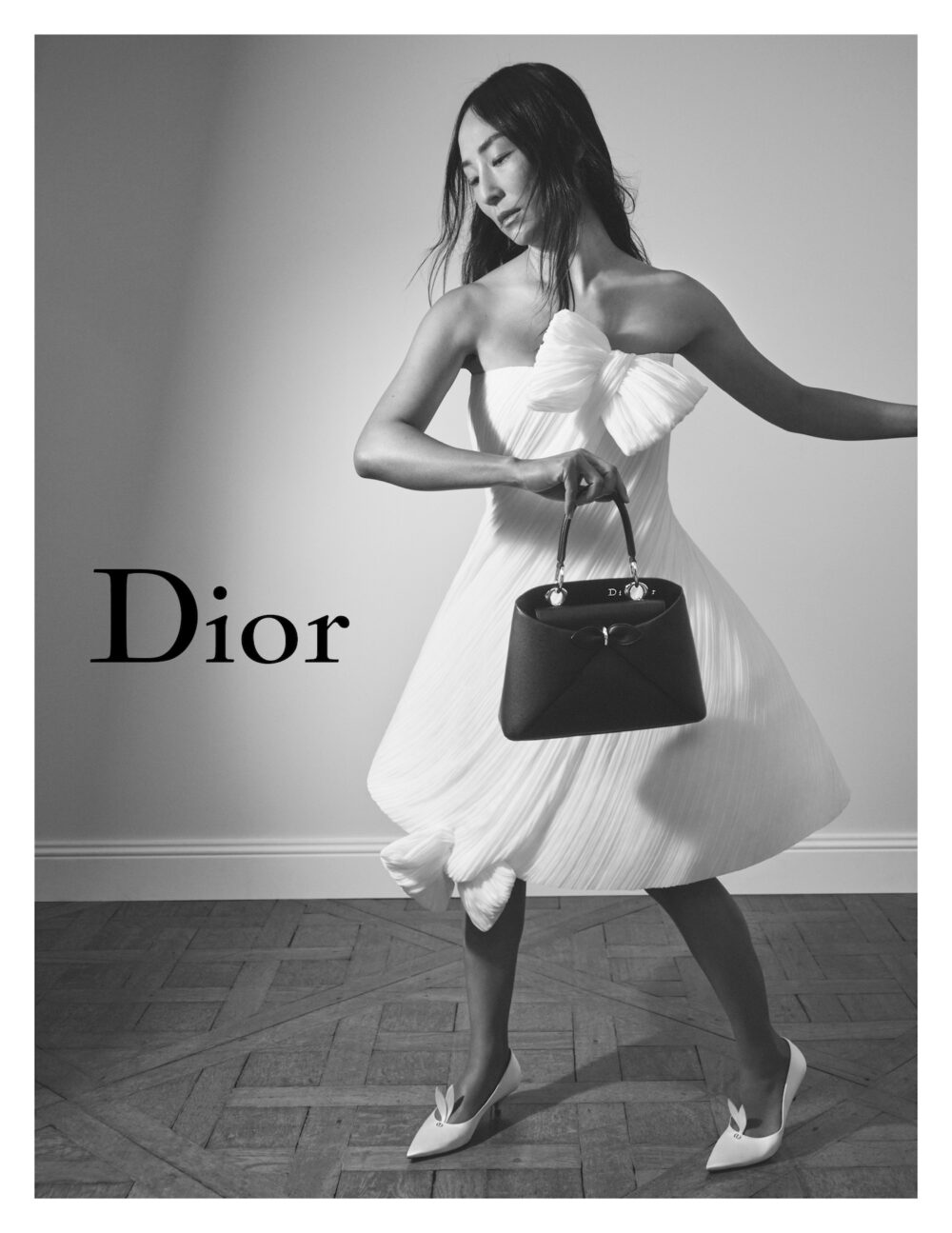 jonathan anderson sigue sentando las bases de su dior con una nueva campana 25gramos 3