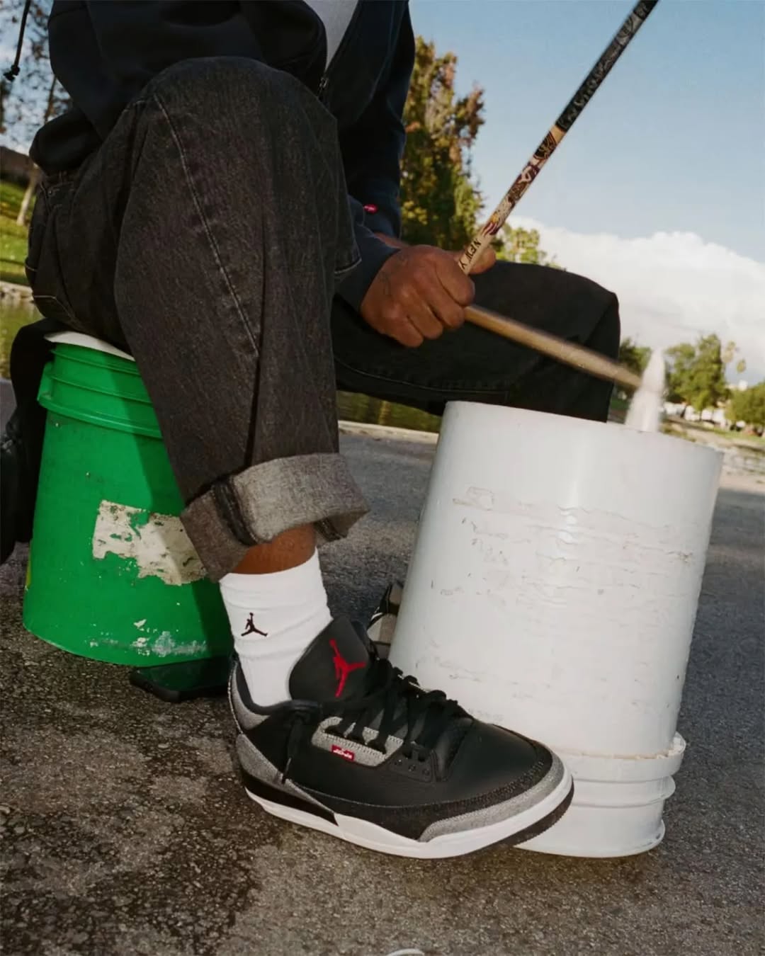 las primeras imagenes oficiales de la colaboracion entre jordan y levis ya estan aqui 25gramos 1