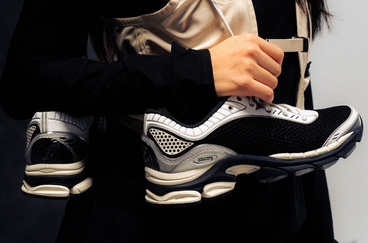 saucony actualiza un clasico y lo lleva a las calles 25gramos 1 1