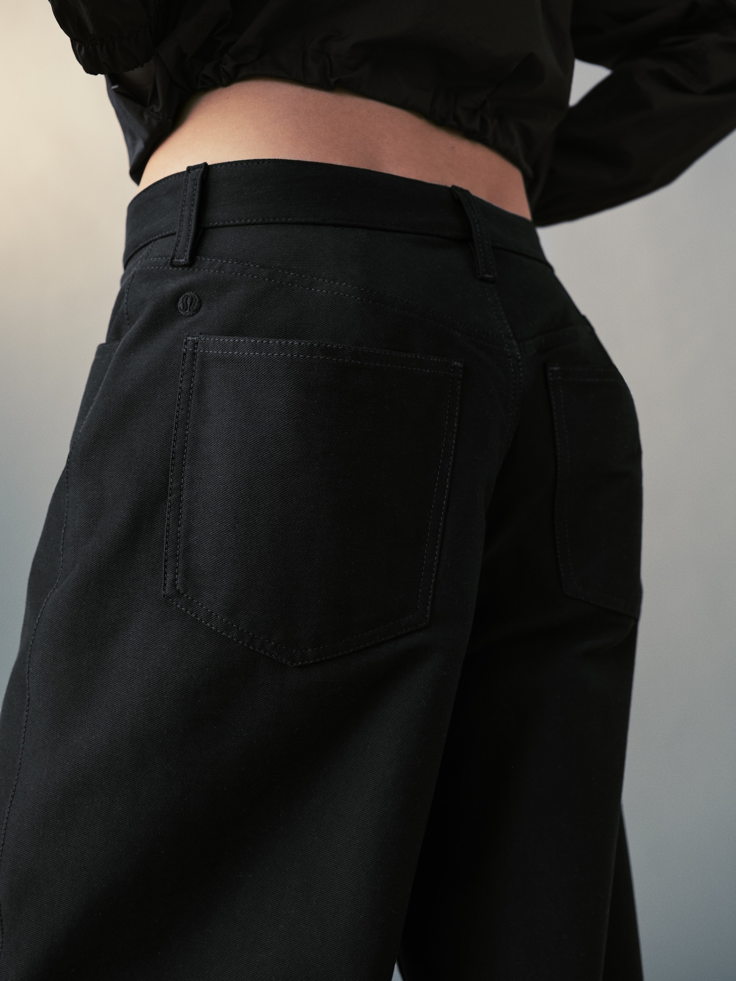 lululemon se adentra en el universo del denim 25gramos 3