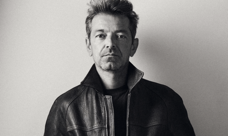 pieter mulier toma el relevo en un versace que ya mira hacia el futuro 25gramos 2