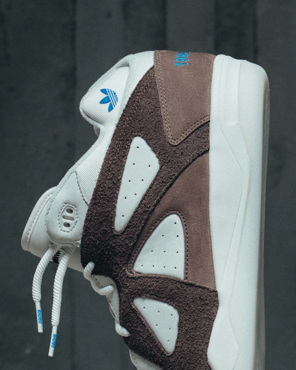 ya estan aqui las badbo 1 0 las primeras zapatillas de adidas con la firma de bad bunny 25gramos 3