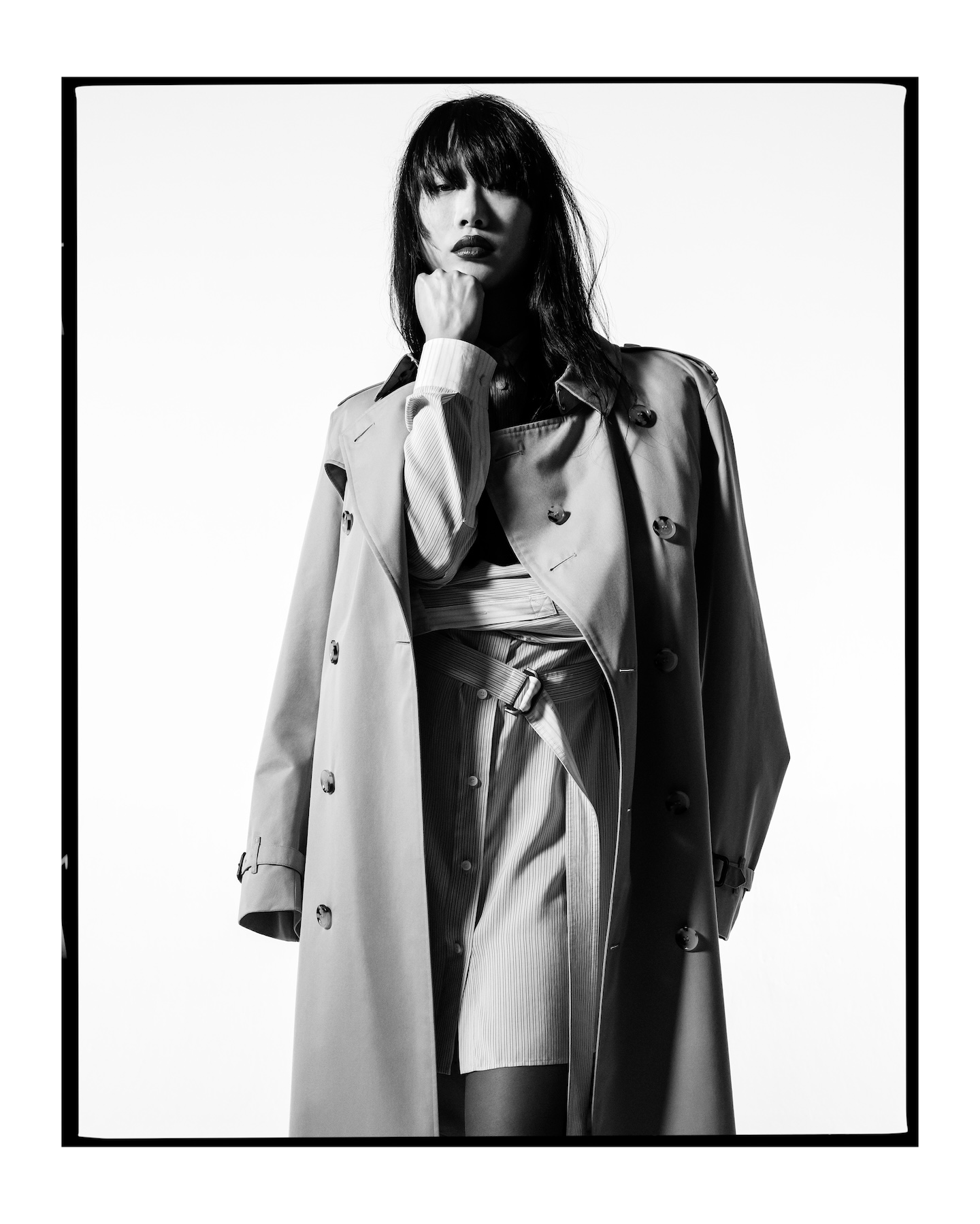 burberry celebra su 170o aniversario a traves de su pieza mas legendaria 25gramos 15