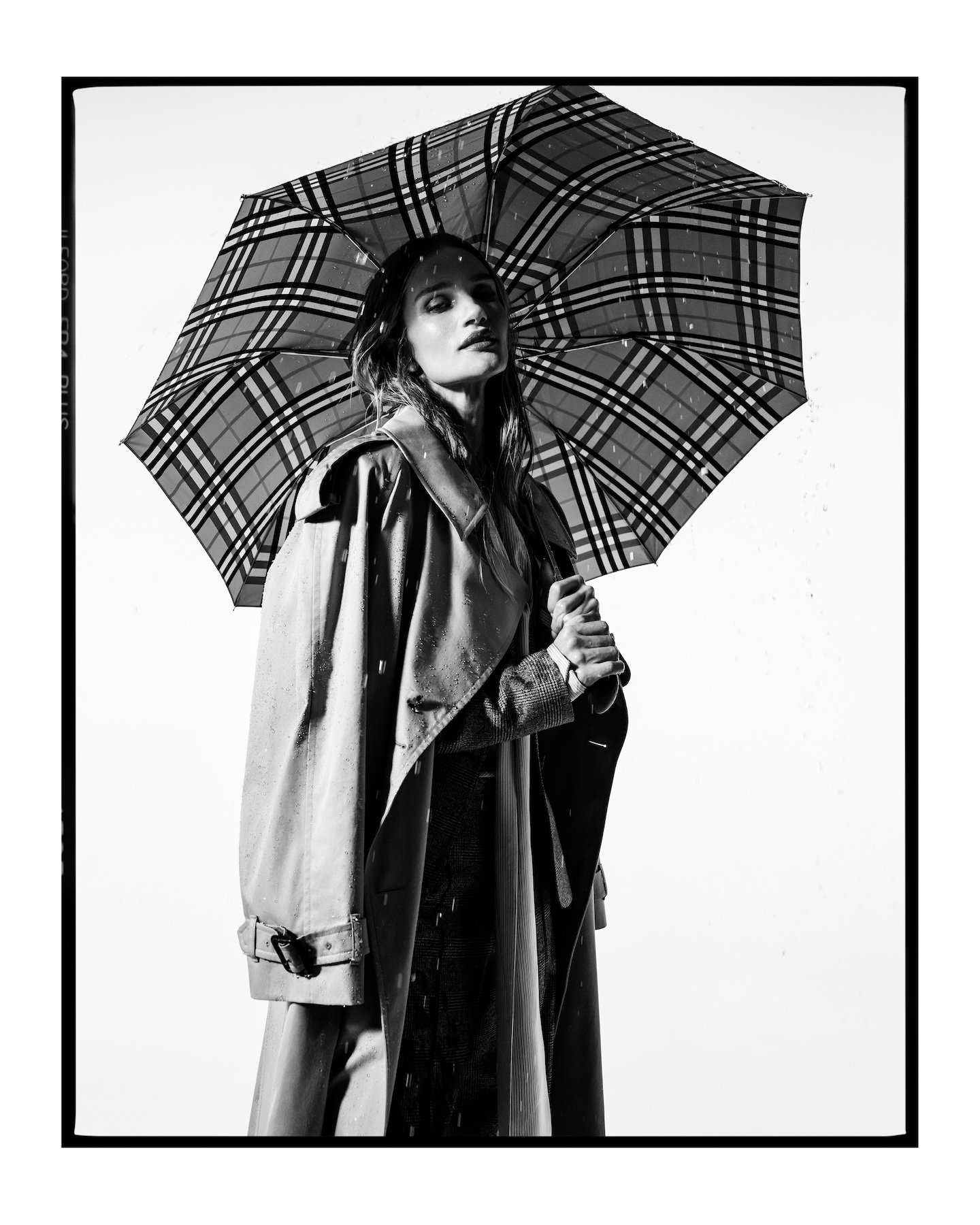 burberry celebra su 170o aniversario a traves de su pieza mas legendaria 25gramos 5