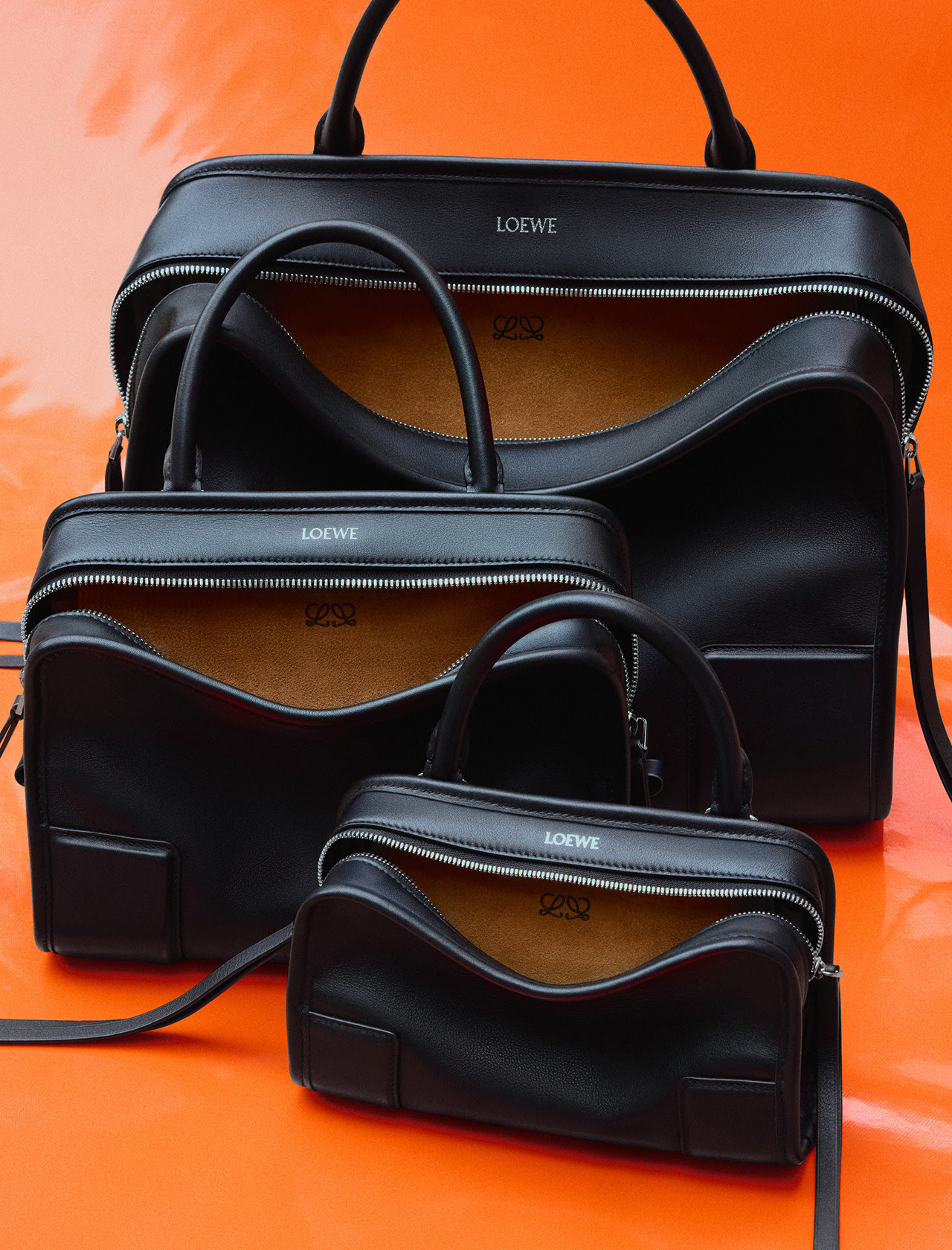 el primer bolso del nuevo loewe tiene medio siglo de historia 25gramos 2