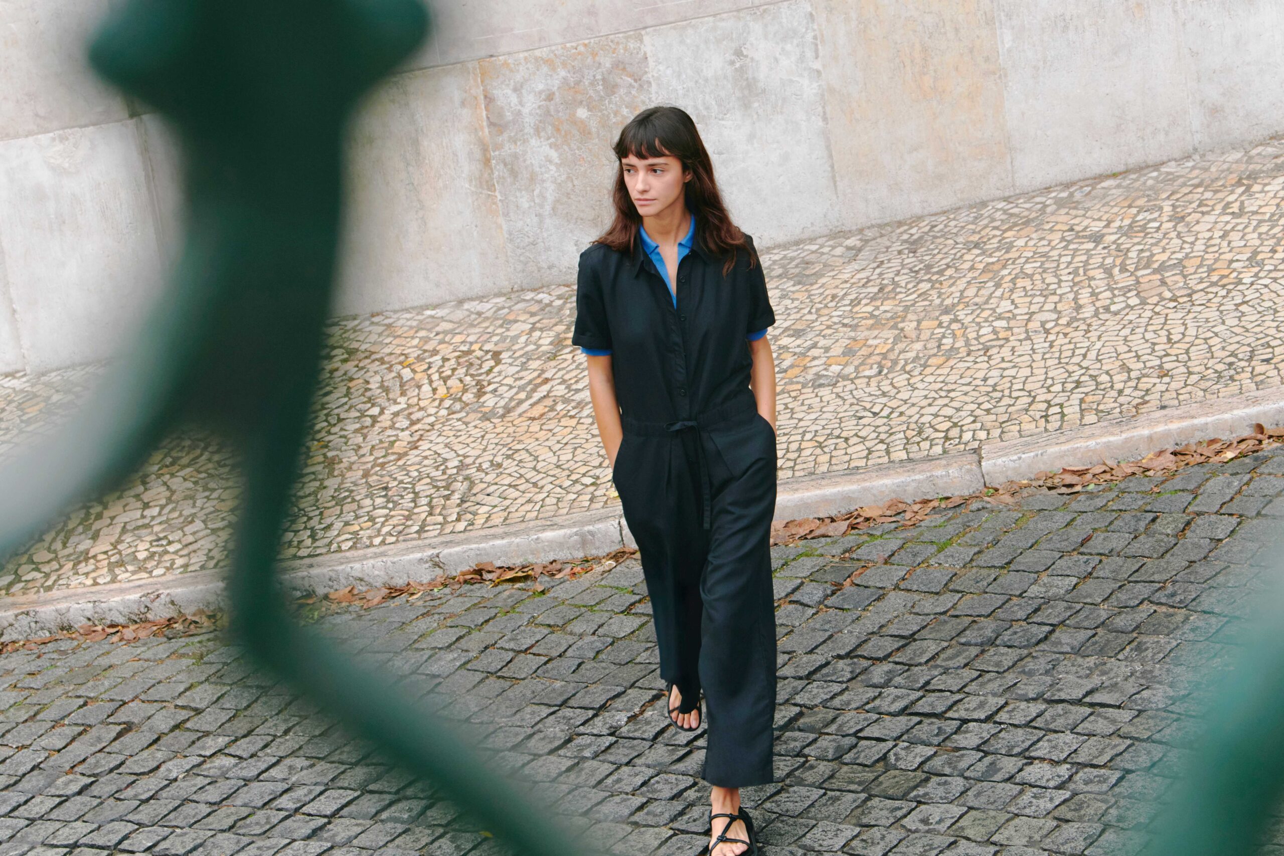 la riviera inspira lo nuevo de uniqlo junto a comptoir des cotonniers 25gramos 3 scaled