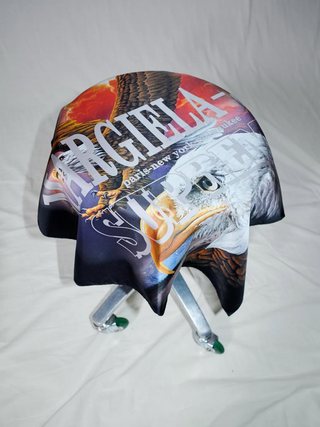 lo de supreme con mm6 maison margiela incluye hasta un saco de boxeo 25gramos 18