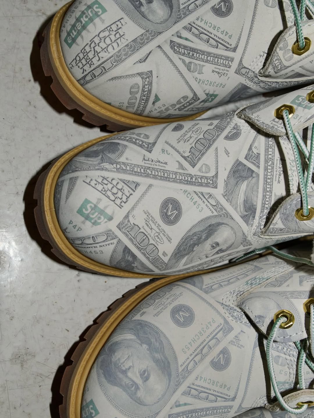 lo de supreme con mm6 maison margiela incluye hasta un saco de boxeo 25gramos 2