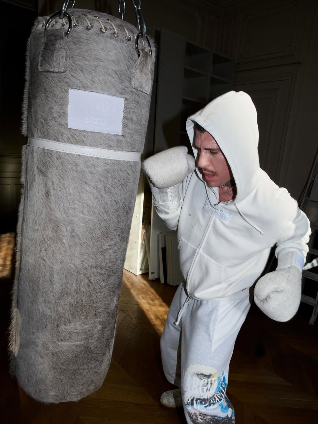 lo de supreme con mm6 maison margiela incluye hasta un saco de boxeo 25gramos 3