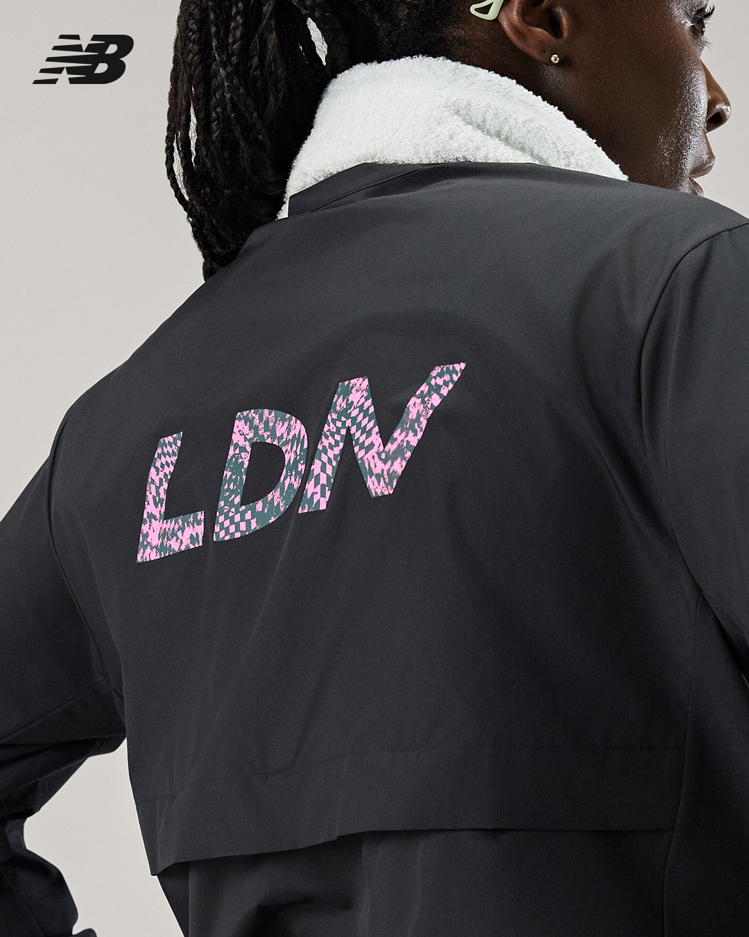 new balance se prepara para la maraton de londres rescatando una joya de sus archivos 25gramos 16
