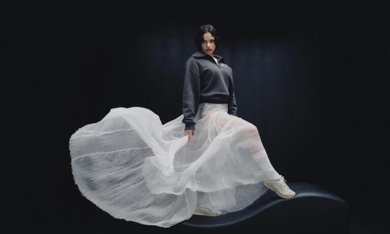 rosalia y la nueva voz de las new balance 204l 25gramos