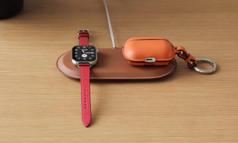 hermes ha forrado en piel los cargadores para tus dispositivos de apple 25gramos 2
