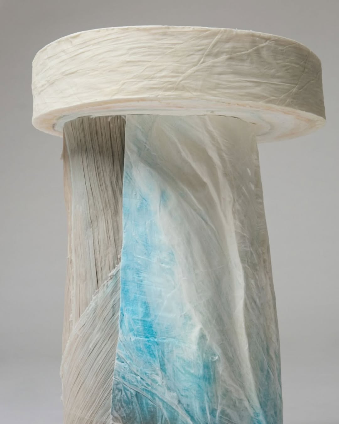 issey miyake y ensamble studio transforman desechos industriales en mobiliario 25gramos 1
