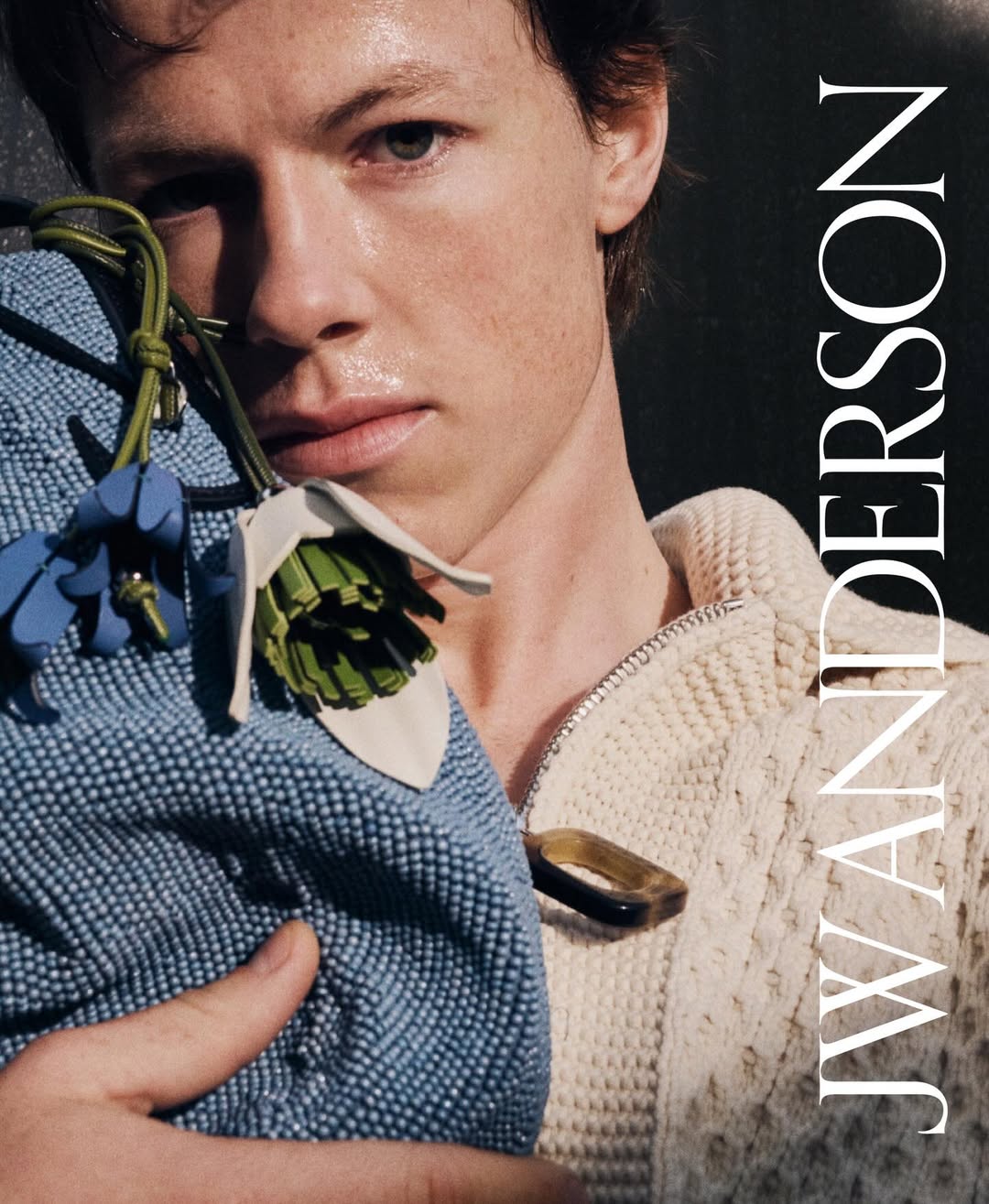 jw anderson ya esta mentalmente en la playa 25gramos 2
