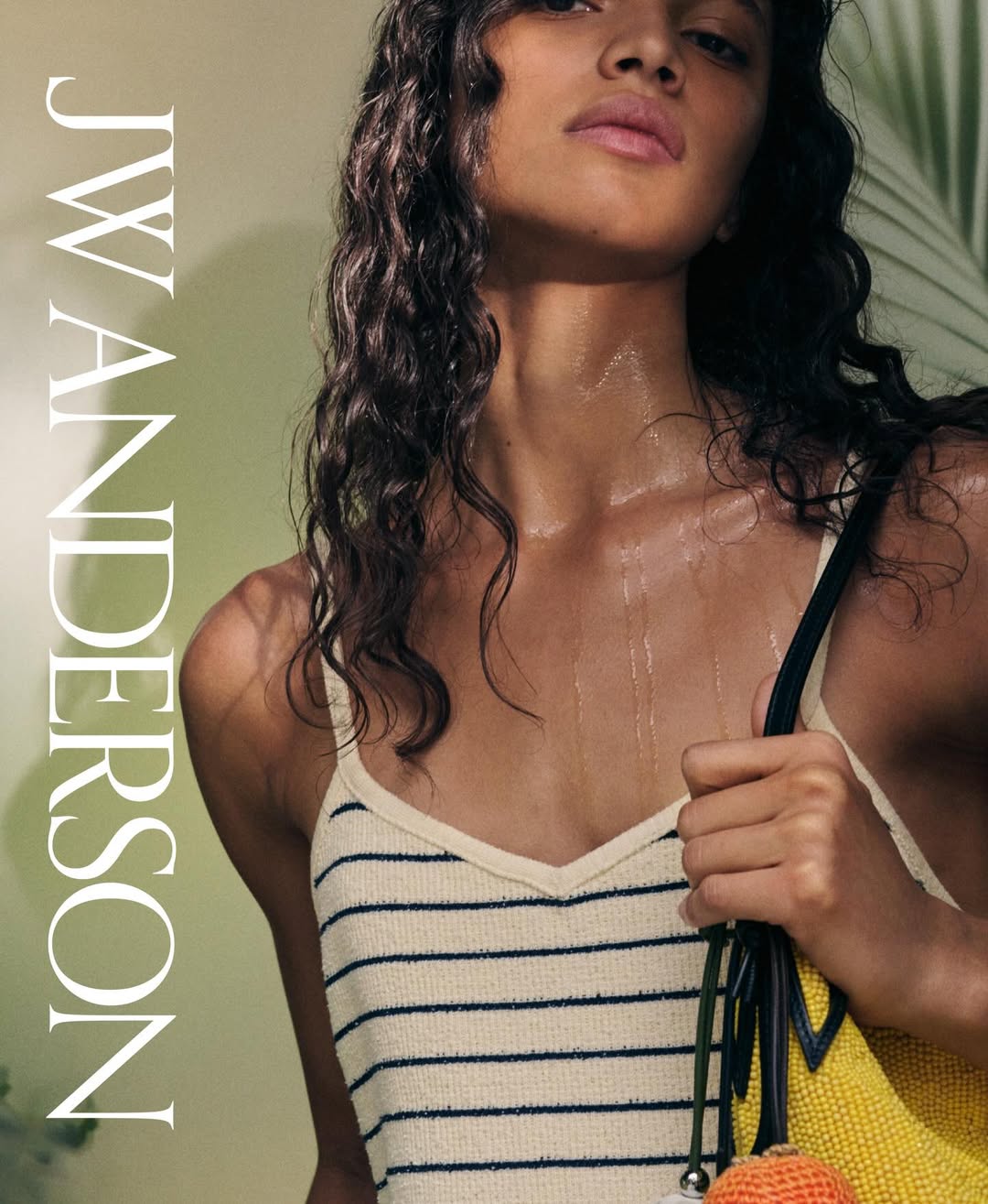 jw anderson ya esta mentalmente en la playa 25gramos 3