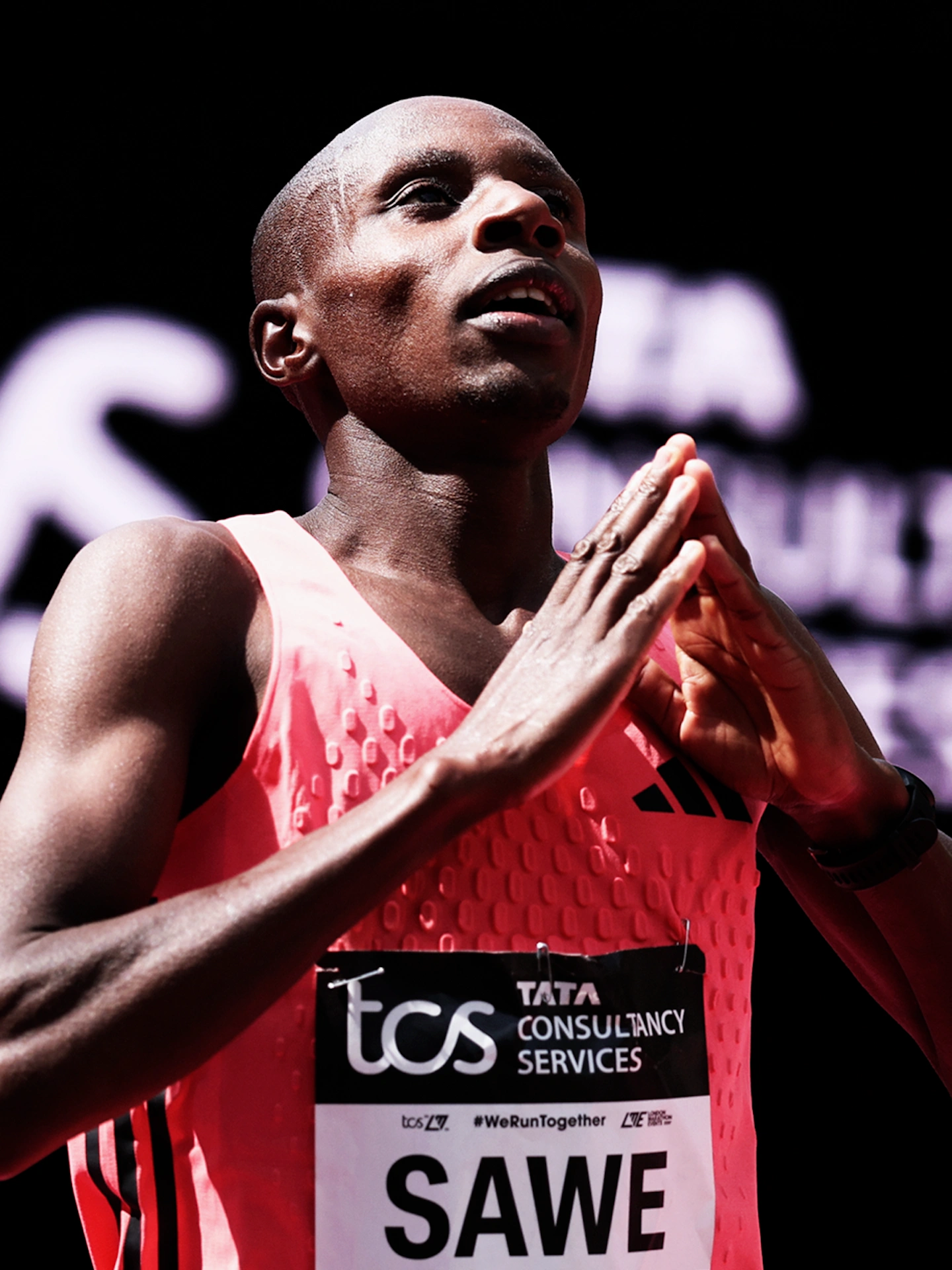 sabastian sawe y yomif kejelcha destrozan records en londres con la ultima joya de adidas para running 25gramos 2