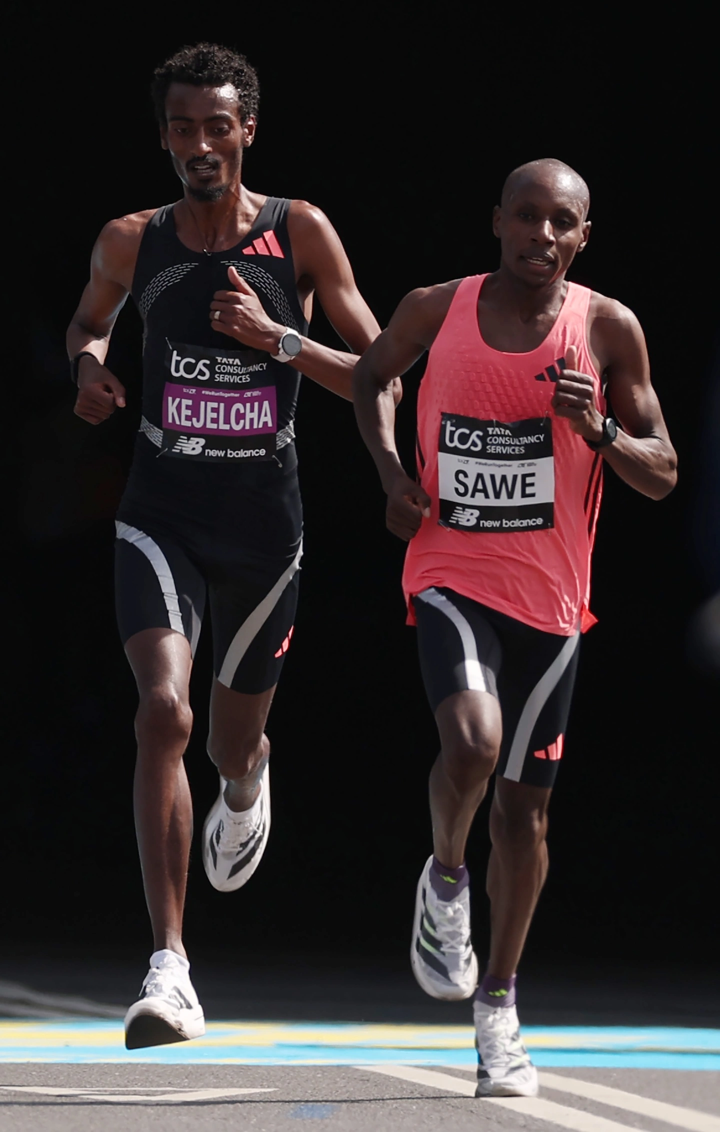 sabastian sawe y yomif kejelcha destrozan records en londres con la ultima joya de adidas para running 25gramos 3