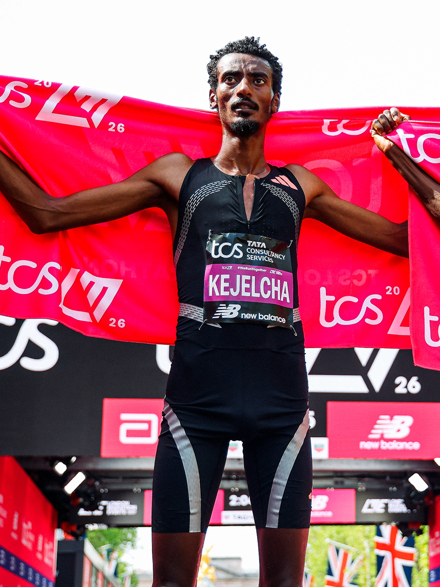 sabastian sawe y yomif kejelcha destrozan records en londres con la ultima joya de adidas para running 25gramos 4