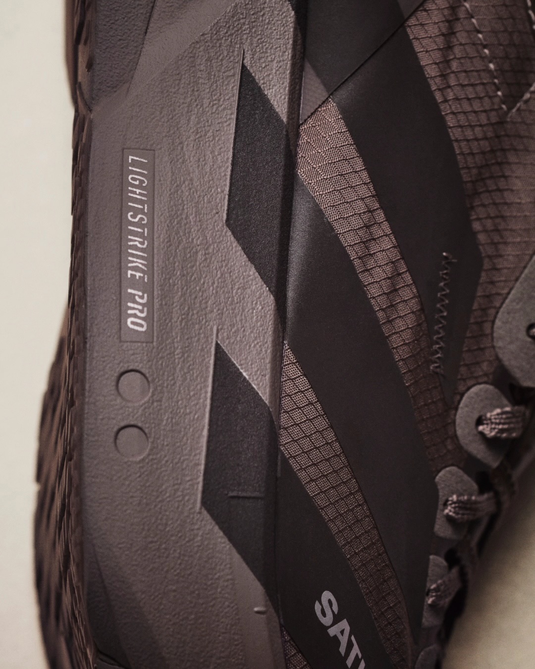 adidas y satisfy unen sus caminos y parece que va para largo 25gramos 11