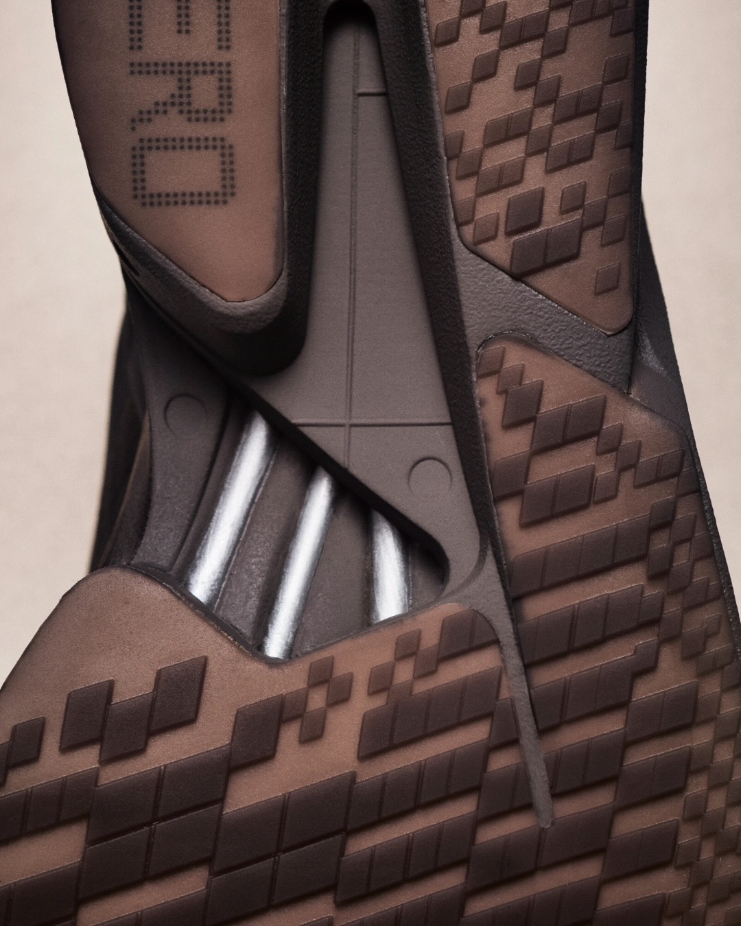 adidas y satisfy unen sus caminos y parece que va para largo 25gramos 6