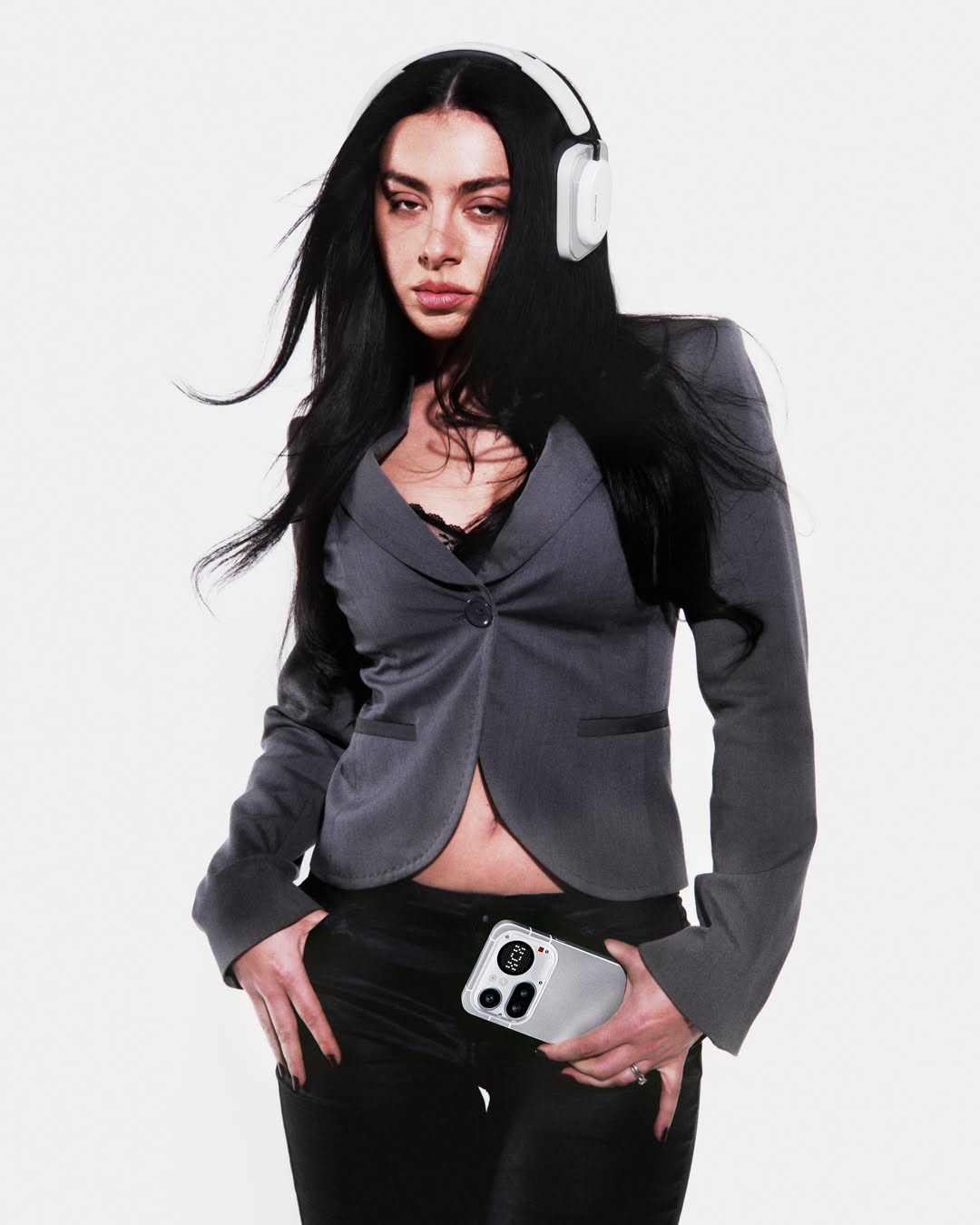 charli xcx se une a nothing como embajadora y tambien como duena 25gramos 1