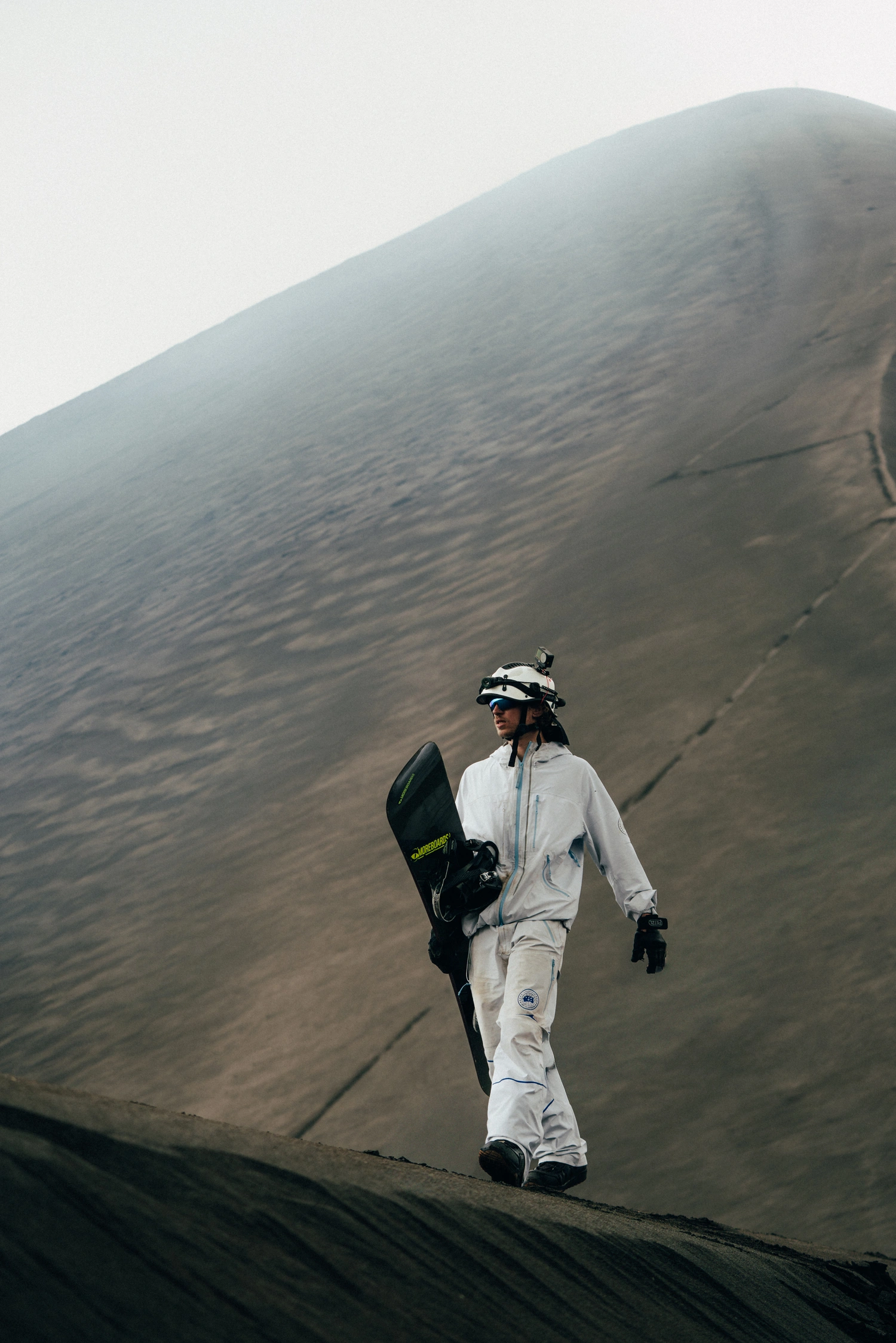 haider ackermann manda a snow goose a un crater volcanico 25gramos 5