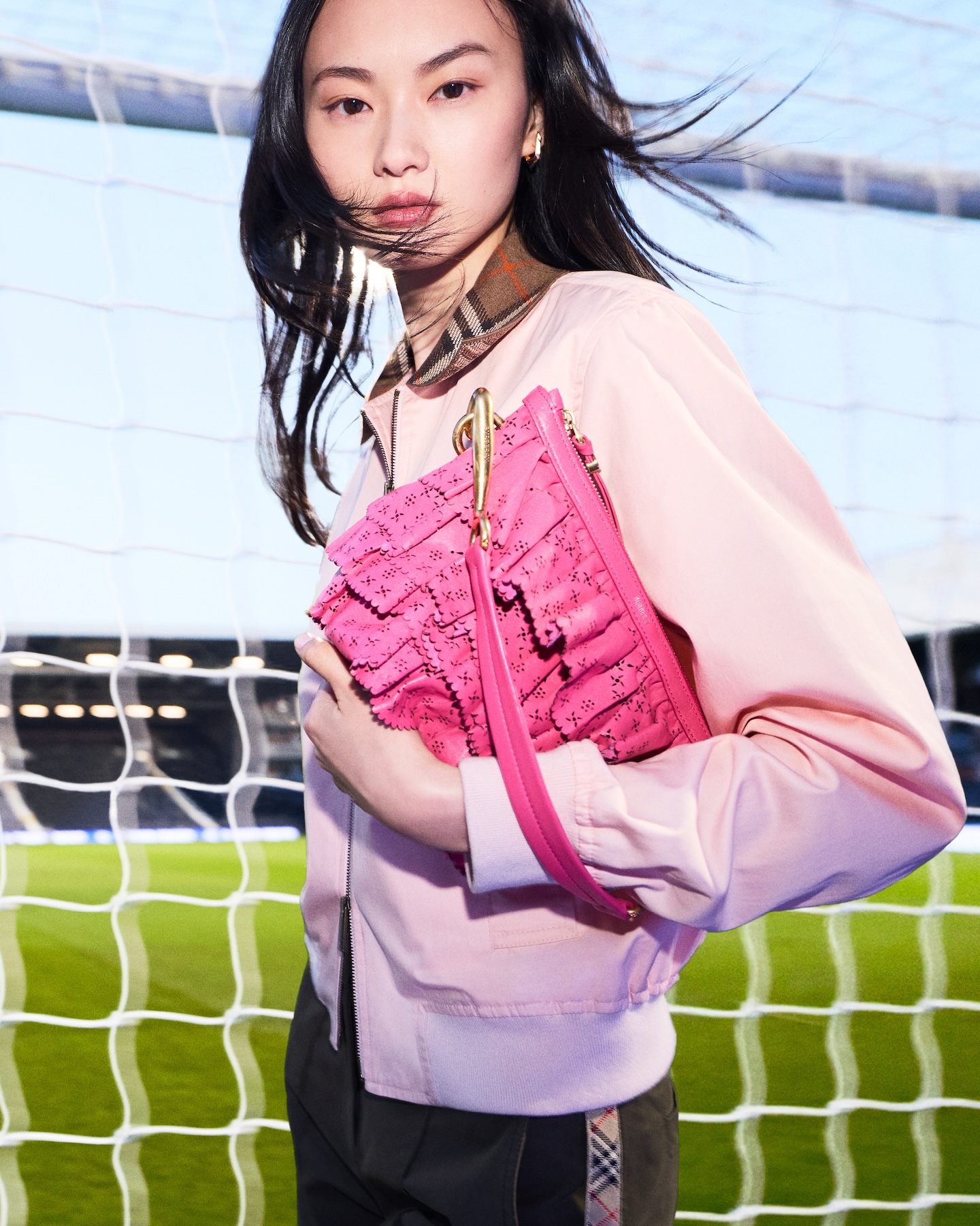 la nueva campana de burberry huele a dia de partido 25gramos 3