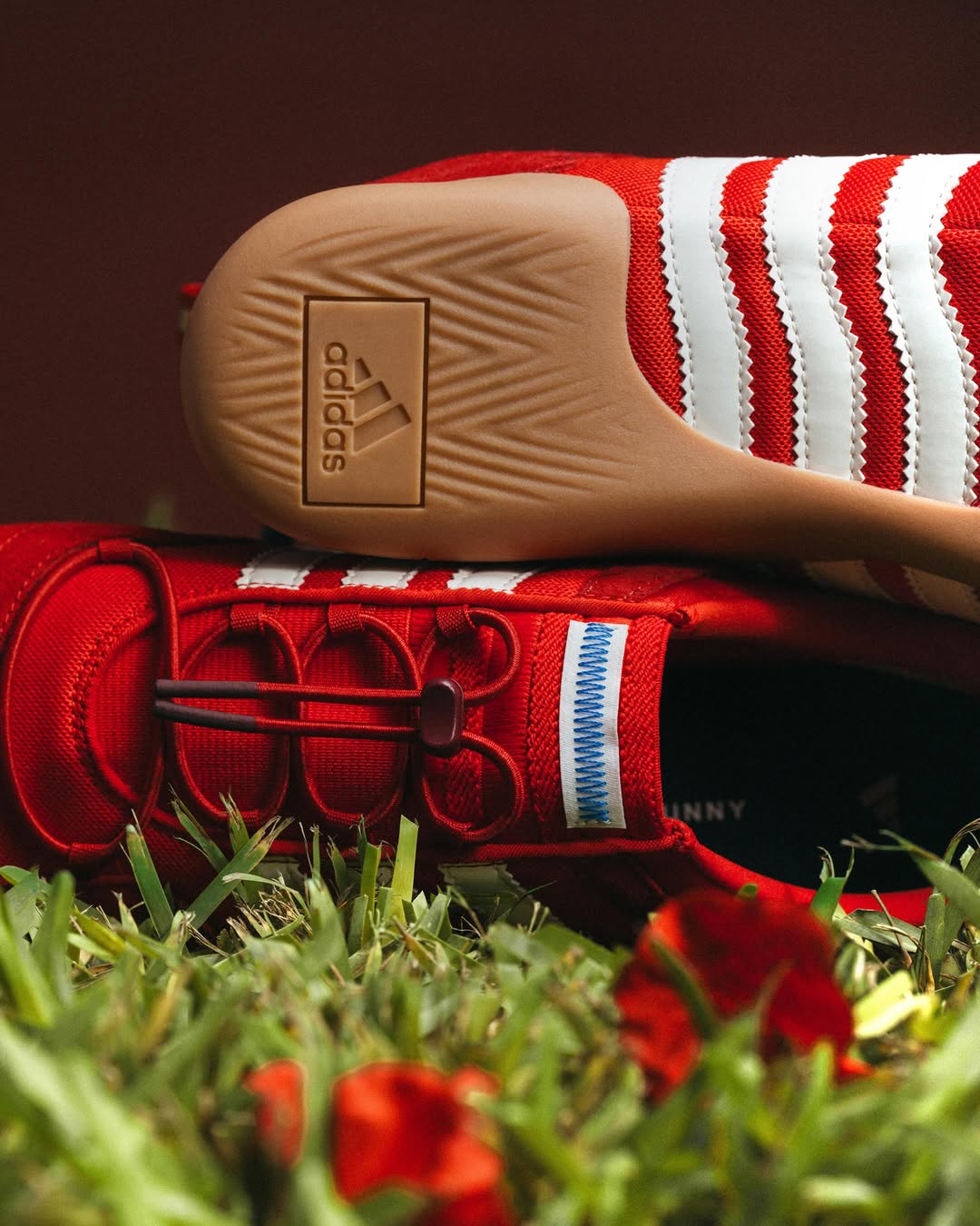 las bailarinas de adidas y bad bunny se tinen de rojo 25gramos 3 1