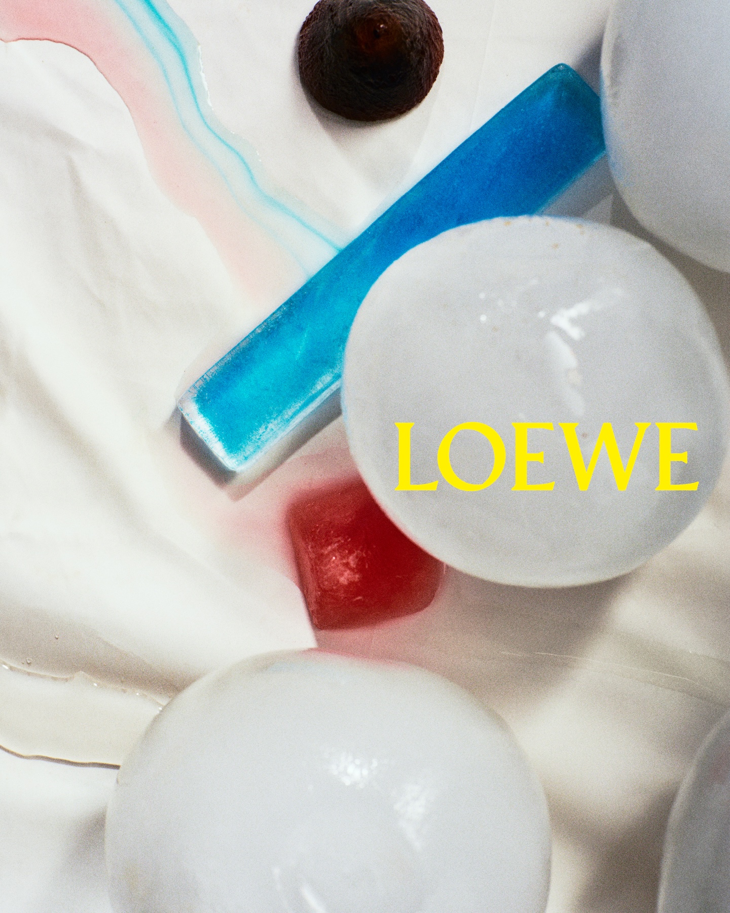 loewe vuela hasta tenerife para su nueva campana 25gramos 9