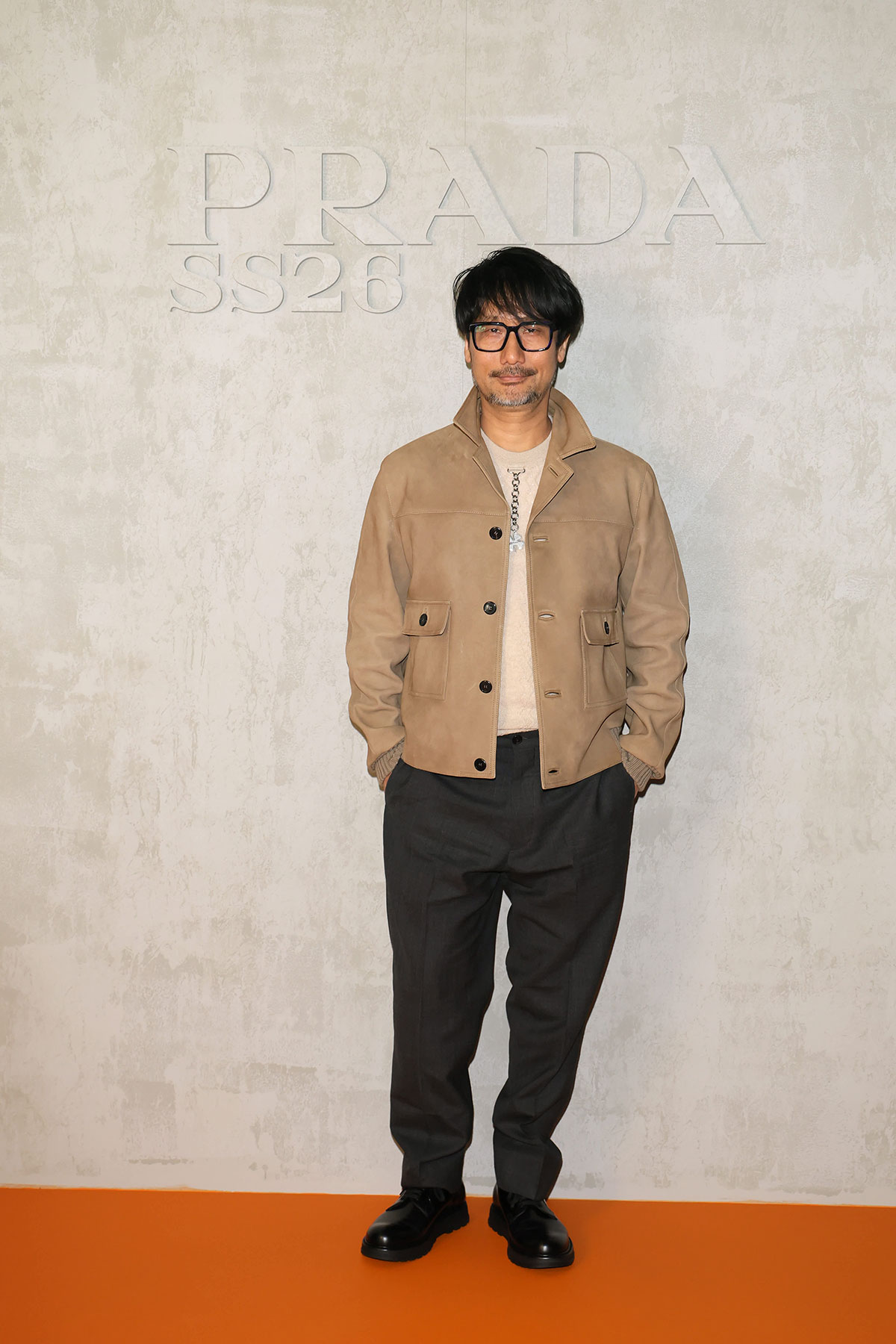 prada encarga a hideo kojima intervenir el chelsea hotel 25gramos 2