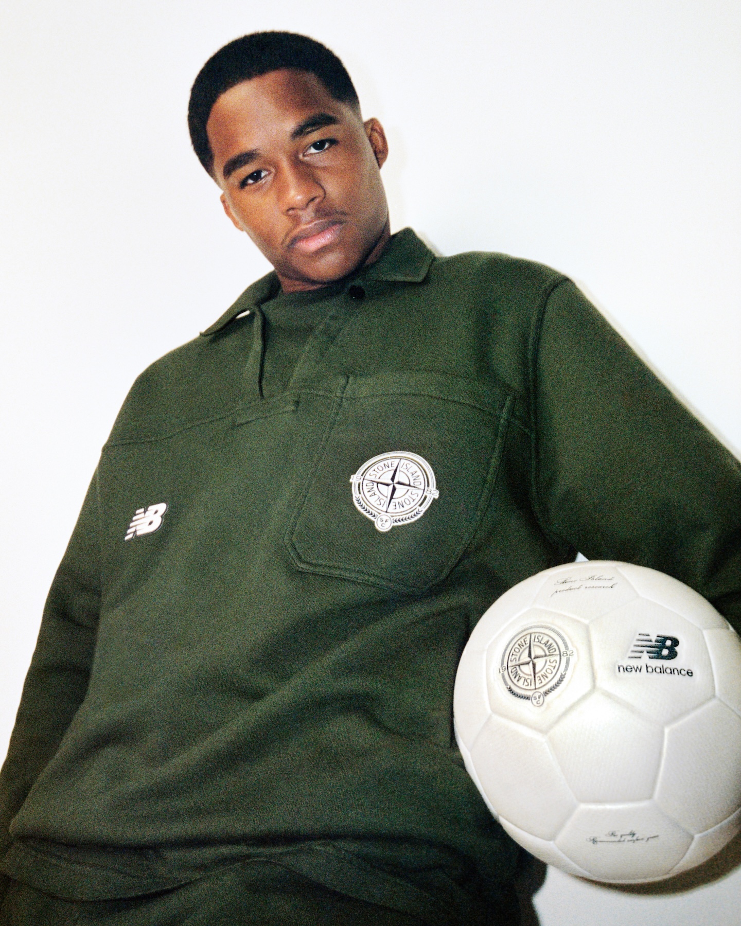 stone island y new balance vuelven al terreno de juego 25gramos 4