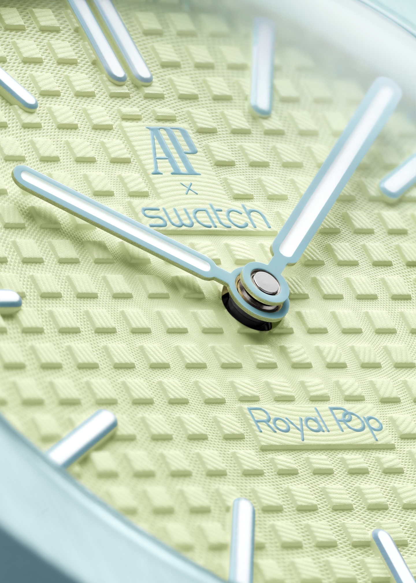 swatch y audemars piguet lanzan un royal oak que no se lleva en la muneca 25gramos 3
