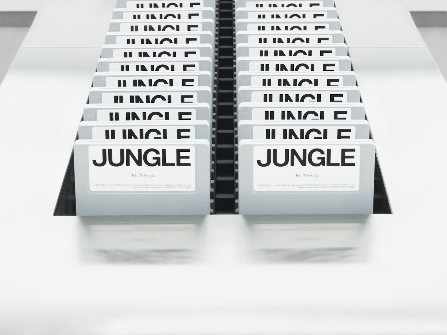 yyplusplus convierte la recepcion de las nuevas oficinas de jungle en una tienda 25gramos 5