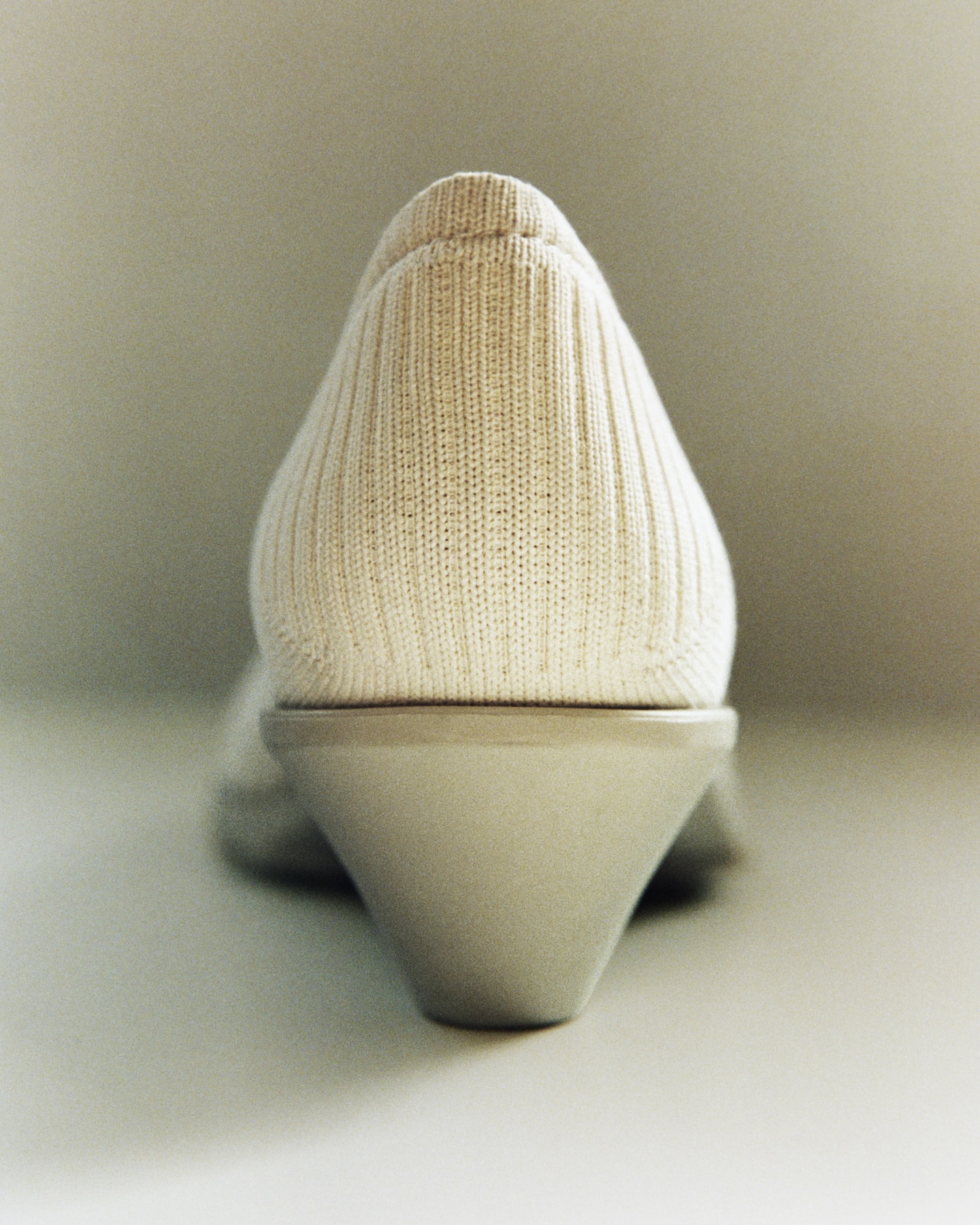 el ultimo experimento de camper e issey miyake se llama anna 25gramos 2