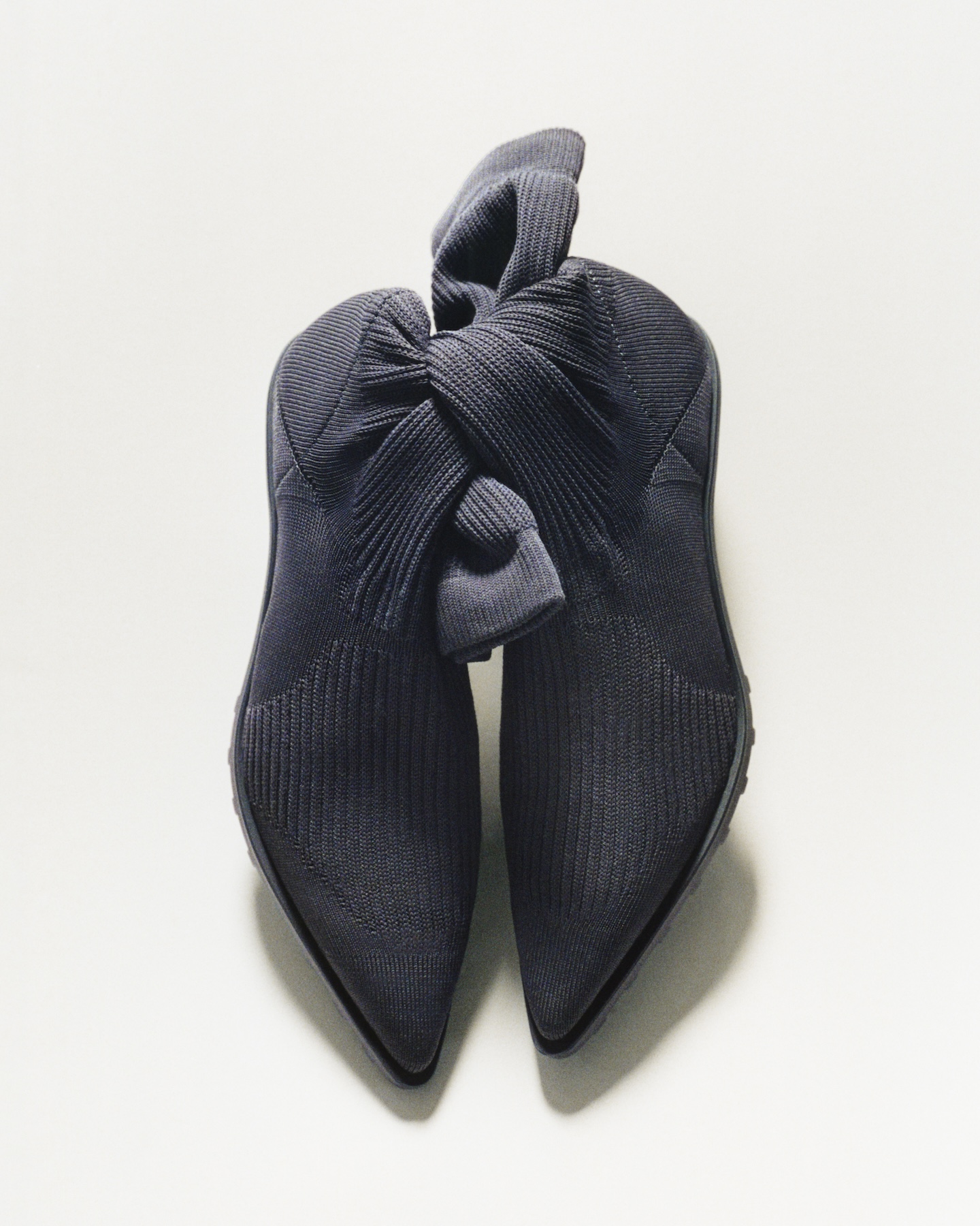 el ultimo experimento de camper e issey miyake se llama anna 25gramos 3